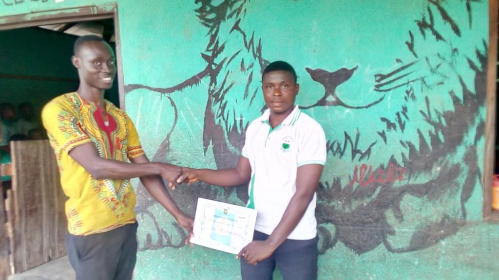 Certificates Presented to Teachers &&nbsp;Schools.